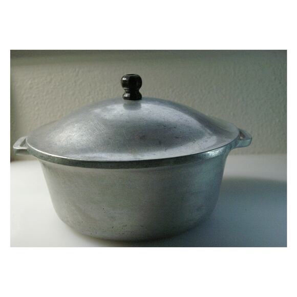 Vintage Kitchen Super Maid Aluminum 3 Quart Metal Dutch Oven Mid Century - Picture 1 of 8